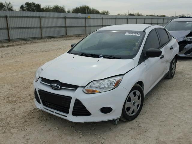 1FADP3E22EL356213 - 2014 FORD FOCUS S WHITE photo 2