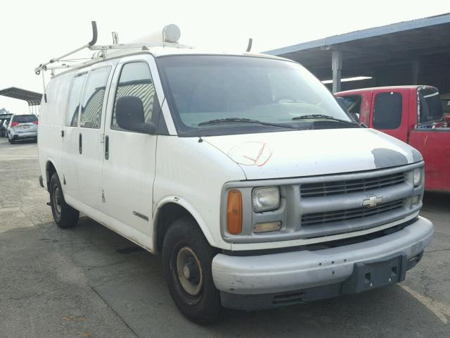 1GCFG25W611165495 - 2001 CHEVROLET EXPRESS G2 WHITE photo 1