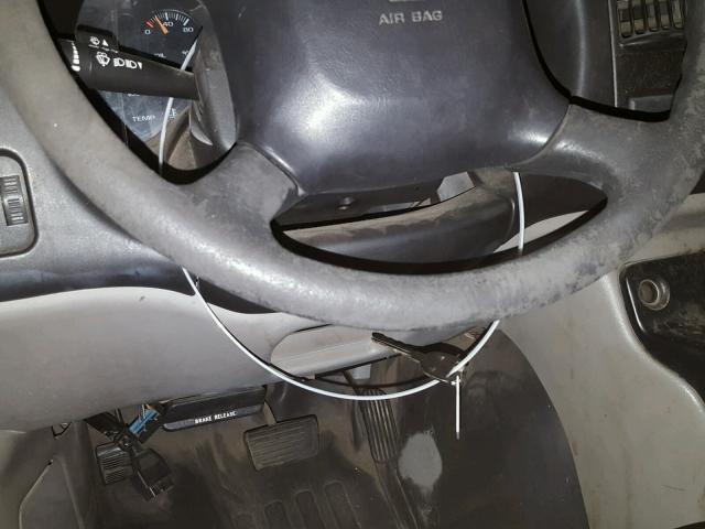 1GCFG25W611165495 - 2001 CHEVROLET EXPRESS G2 WHITE photo 10