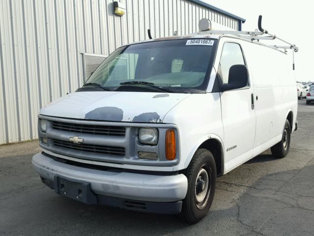 1GCFG25W611165495 - 2001 CHEVROLET EXPRESS G2 WHITE photo 2