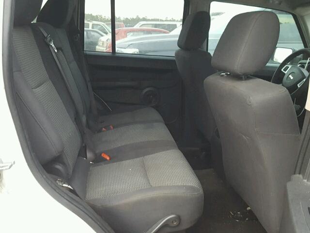 1J8HH48N18C220396 - 2008 JEEP COMMANDER თეთრი ფოტო 6