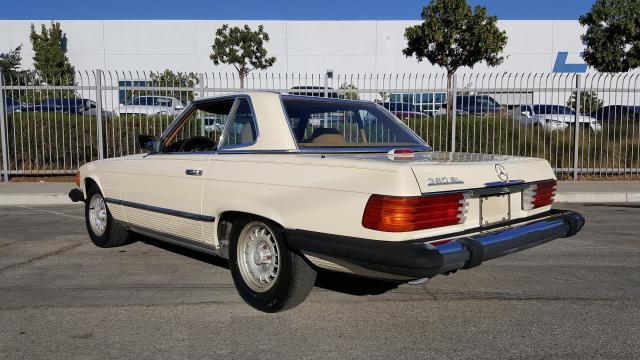 WDBBA45C0FA025255 - 1985 MERCEDES-BENZ 380 SL WHITE photo 6