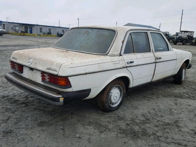 WBDAB23A4CB333727 - 1982 MERCEDES-BENZ 240 D WHITE photo 4