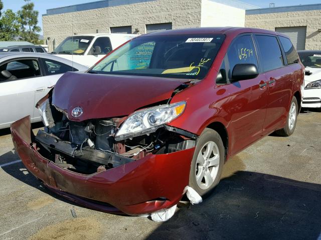 5TDZK3DC2DS290588 - 2013 TOYOTA SIENNA BAS RED photo 2