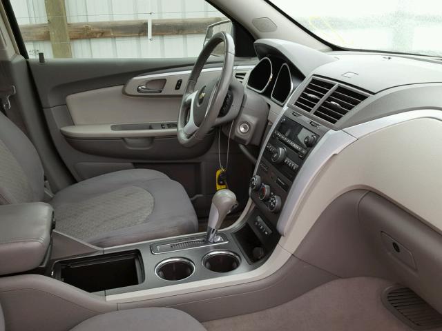 1GNER23D99S103982 - 2009 CHEVROLET TRAVERSE L SILVER photo 9