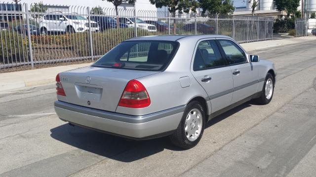 WDBHA22E5RF073653 - 1994 MERCEDES-BENZ C 220 SILVER photo 4