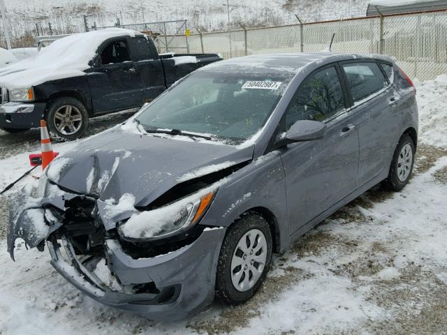 KMHCT5AE5FU227404 - 2015 HYUNDAI ACCENT GS GRAY photo 2