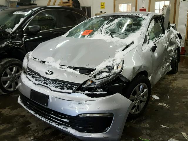 KNADM4A36G6668508 - 2016 KIA RIO LX Արծաթագույն լուսանկար 2