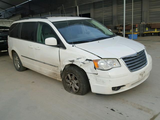 2A4RR5D14AR413702 - 2010 CHRYSLER TOWN & COU WHITE photo 1