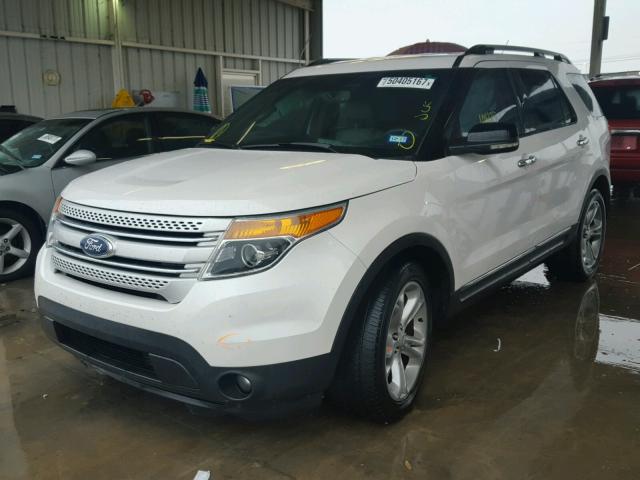 1FMHK7D81BGA78654 - 2011 FORD EXPLORER X WHITE photo 2