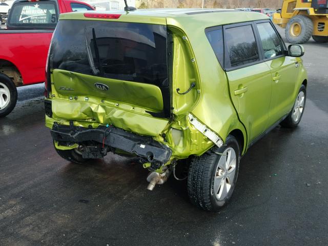 KNDJN2A23G7825484 - 2016 KIA SOUL GREEN photo 4