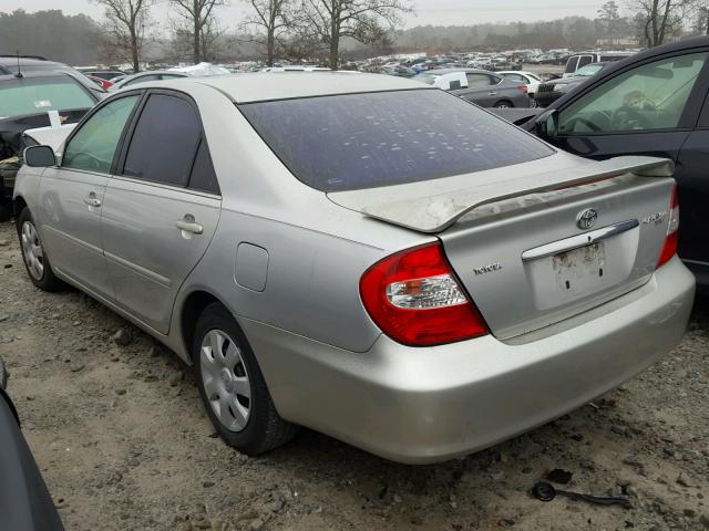 4T1BE32K22U557445 - 2002 TOYOTA CAMRY LE SILVER photo 3