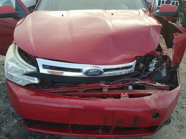 1FAHP36N89W117599 - 2009 FORD FOCUS SES RED photo 7