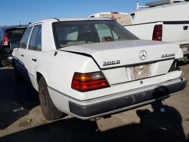 WDBEB28E7PB826076 - 1993 MERCEDES-BENZ 300 D WHITE photo 3