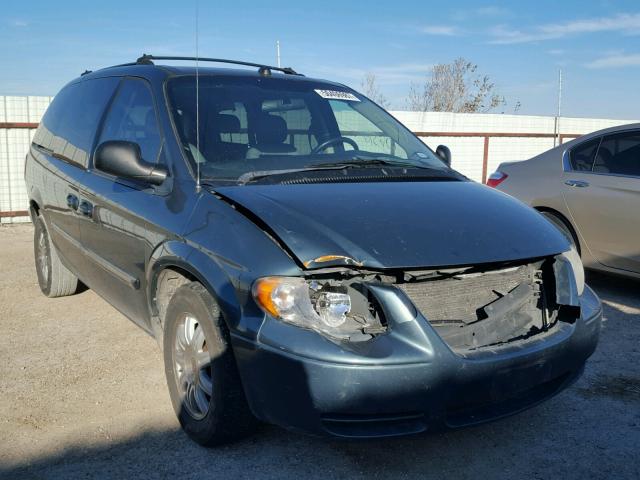 2C4GP54L85R416659 - 2005 CHRYSLER TOWN & COU GREEN photo 1