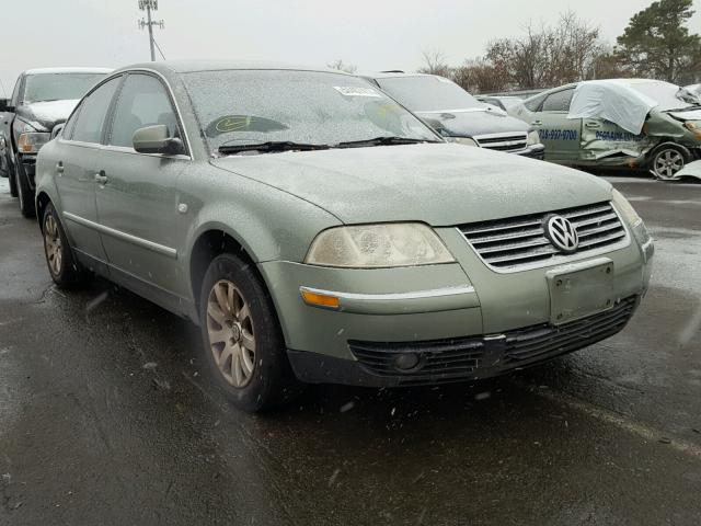 WVWPD63B82P018257 - 2002 VOLKSWAGEN PASSAT GLS GREEN photo 1