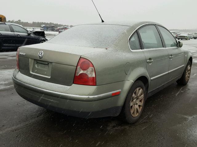 WVWPD63B82P018257 - 2002 VOLKSWAGEN PASSAT GLS GREEN photo 4