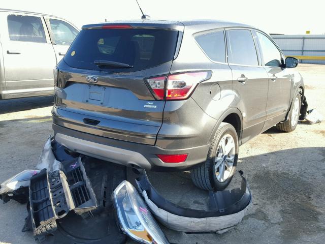 1FMCU0GD7HUC87573 - 2017 FORD ESCAPE SE GRAY photo 4