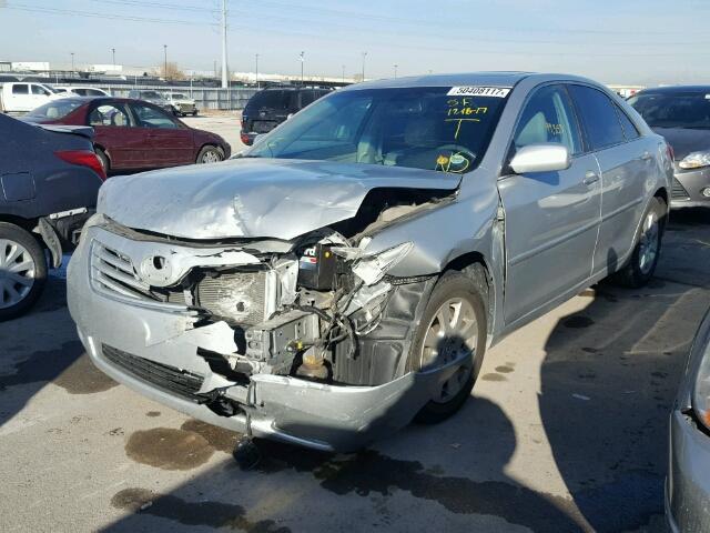 4T1BK46KX9U589790 - 2009 TOYOTA CAMRY SE SILVER photo 2