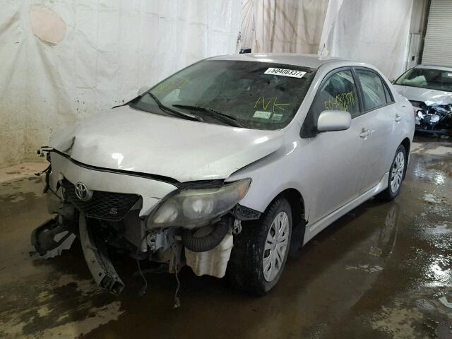 2T1BU40E99C032304 - 2009 TOYOTA COROLLA BA SILVER photo 2