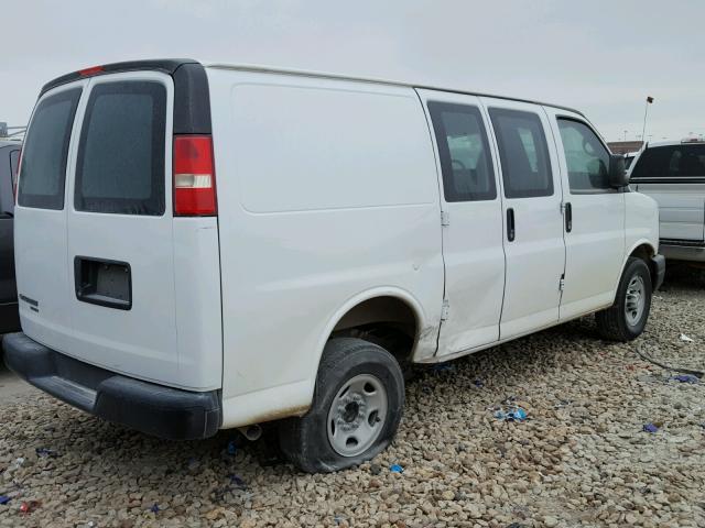 1GCWGFCA9E1193618 - 2014 CHEVROLET EXPRESS G2 WHITE photo 4