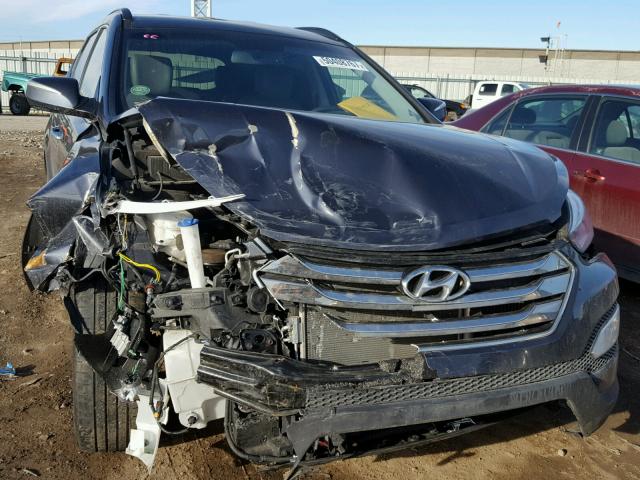 5XYZUDLA0EG227391 - 2014 HYUNDAI SANTA FE S BLUE photo 9