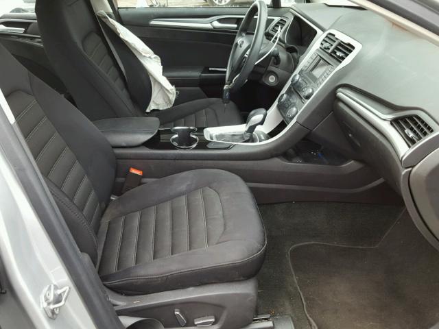 1FA6P0H73F5117807 - 2015 FORD FUSION SE SILVER photo 5