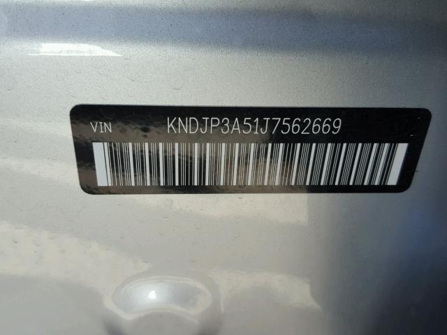 KNDJP3A51J7562669 - 2018 KIA SOUL + SILVER photo 10