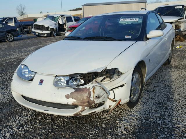 1G8ZY147X1Z258353 - 2001 SATURN SC2 WHITE photo 2