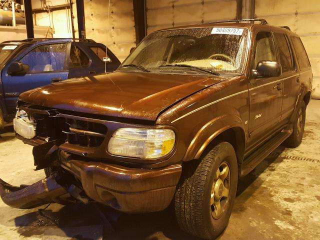 1FMDU65P8YZB88039 - 2000 FORD EXPLORER L BURGUNDY photo 2