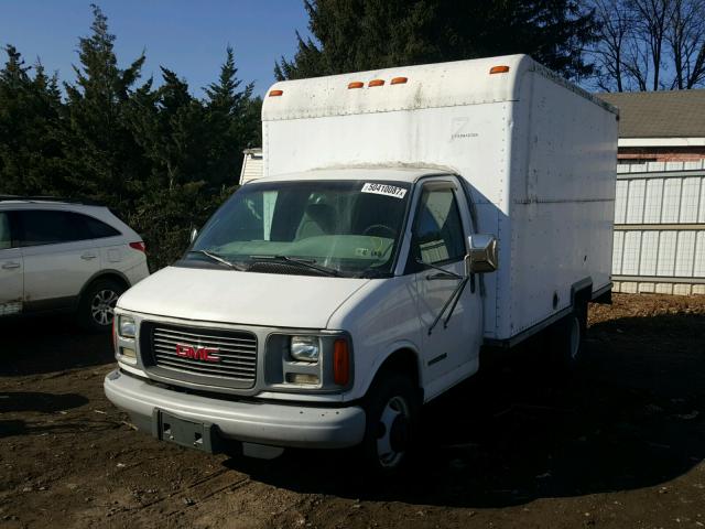 1GDHG31R4V1075942 - 1997 GMC SAVANA CUT WHITE photo 2