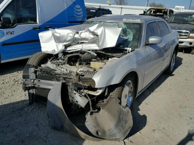 2C3KA53G96H106192 - 2006 CHRYSLER 300 TOURIN SILVER photo 2