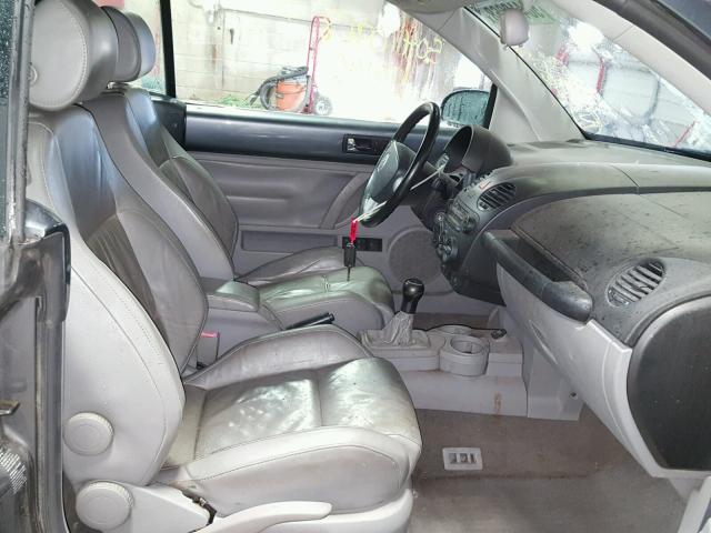 3VWCD31Y44M324219 - 2004 VOLKSWAGEN NEW BEETLE 灰色 照片 5