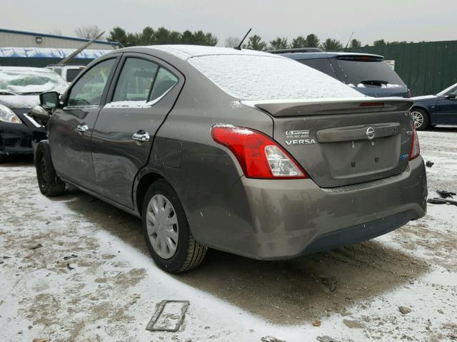 3N1CN7AP6FL810220 - 2015 NISSAN VERSA GRAY photo 3