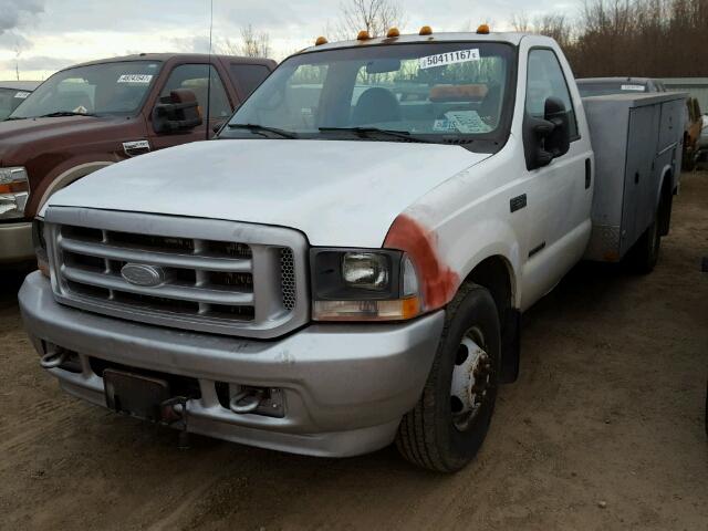 1FDWF36F42EA61388 - 2002 FORD F350 SUPER WHITE photo 2