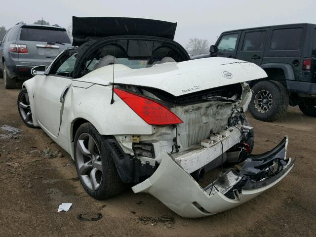 JN1AZ36A46M454722 - 2006 NISSAN 350Z ROADS WHITE photo 3