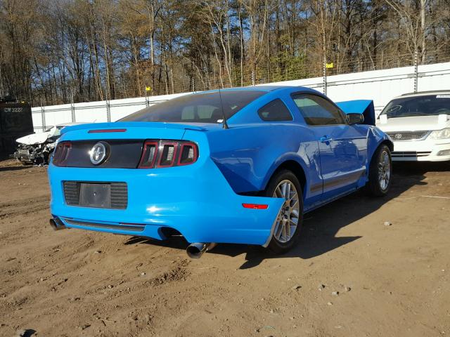 1ZVBP8AMXE5246355 - 2014 FORD MUSTANG BLUE photo 4