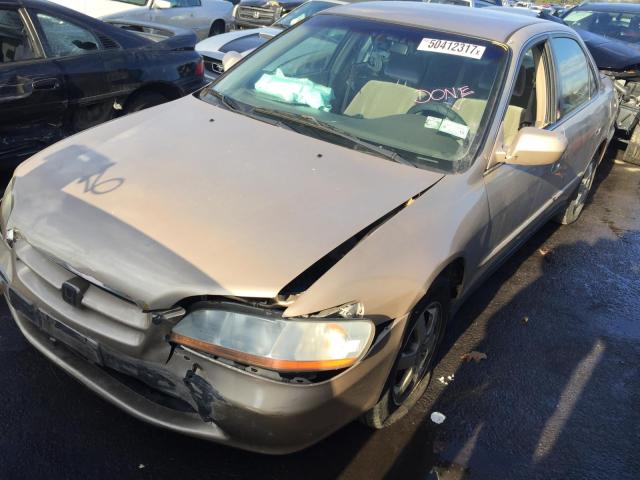 1HGCG6693YA115412 - 2000 HONDA ACCORD SE GOLD photo 2