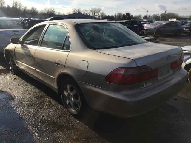 1HGCG6693YA115412 - 2000 HONDA ACCORD SE GOLD photo 3