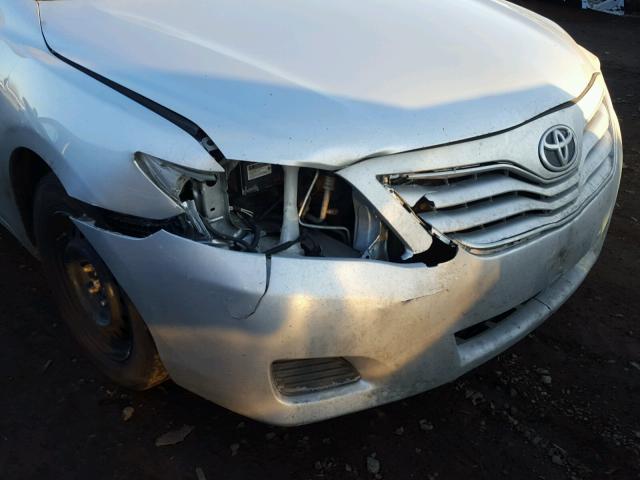 4T1BF3EK2AU510763 - 2010 TOYOTA CAMRY BASE SILVER photo 9