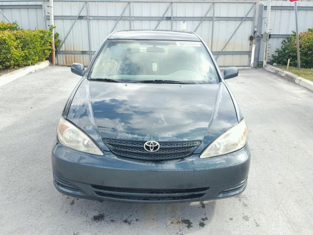 4T1BE32KX2U559976 - 2002 TOYOTA CAMRY LE GREEN photo 9