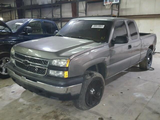 1GCEK19Z36Z125554 - 2006 CHEVROLET SILVERADO GRAY photo 2