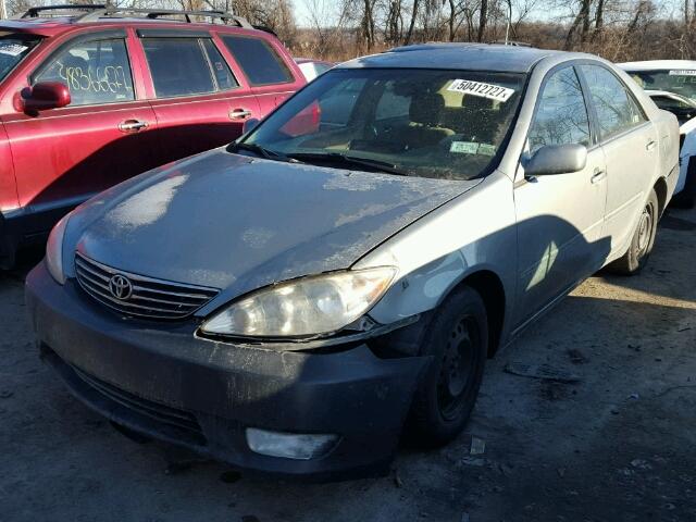 4T1BE32KX6U693263 - 2006 TOYOTA CAMRY LE GRAY photo 2