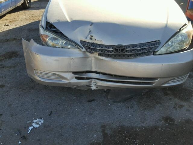 4T1BE32K13U713413 - 2003 TOYOTA CAMRY LE GOLD photo 9