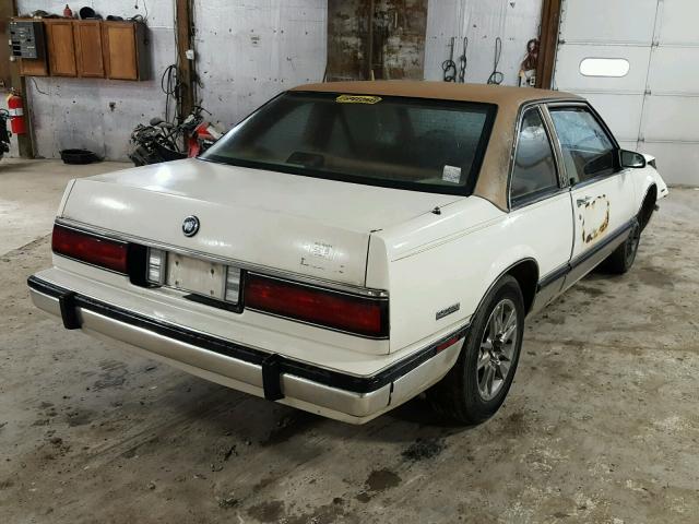 1G4HR14C6JH474052 - 1988 BUICK LESABRE LI WHITE photo 4