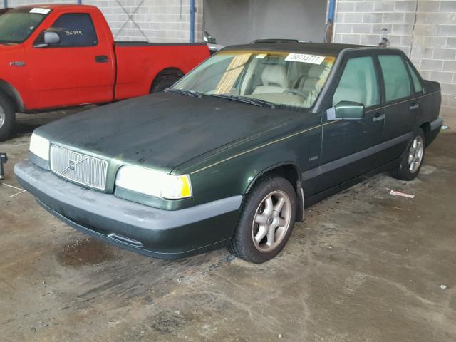 YV1LS5541V2364711 - 1997 VOLVO 850 GREEN photo 2