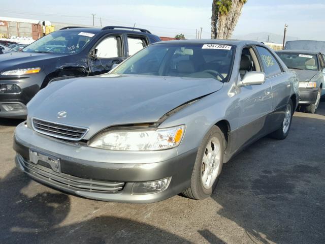 JT8BF28G210297261 - 2001 LEXUS ES 300 GRAY photo 2