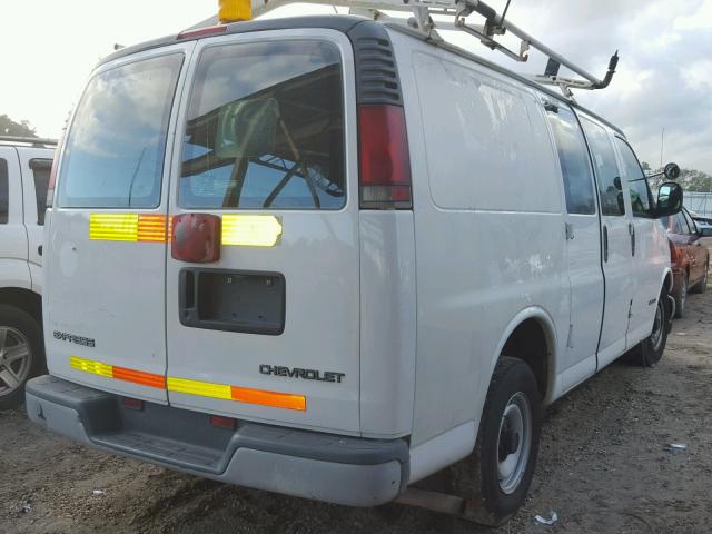 1GCFG25W2X1079562 - 1999 CHEVROLET EXPRESS G2 WHITE photo 4