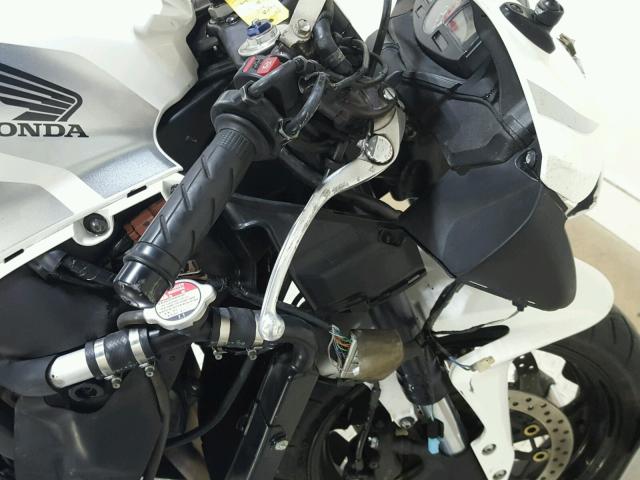 JH2PC40017M008292 - 2007 HONDA CBR600 RR WHITE photo 17