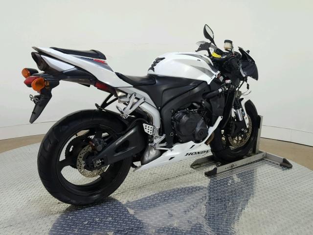 JH2PC40017M008292 - 2007 HONDA CBR600 RR WHITE photo 8